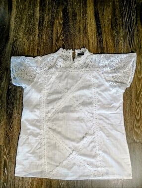 ● FINAL SALE ●  White Lace Panel Short Sleeve Blouse Brand New